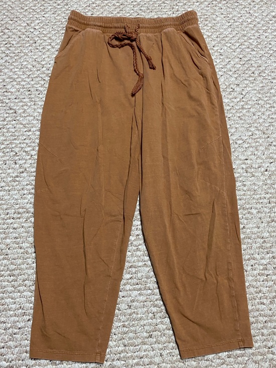 Universal Thread Pants - UNIVERSAL THREAD CROPPED PANTS - XL